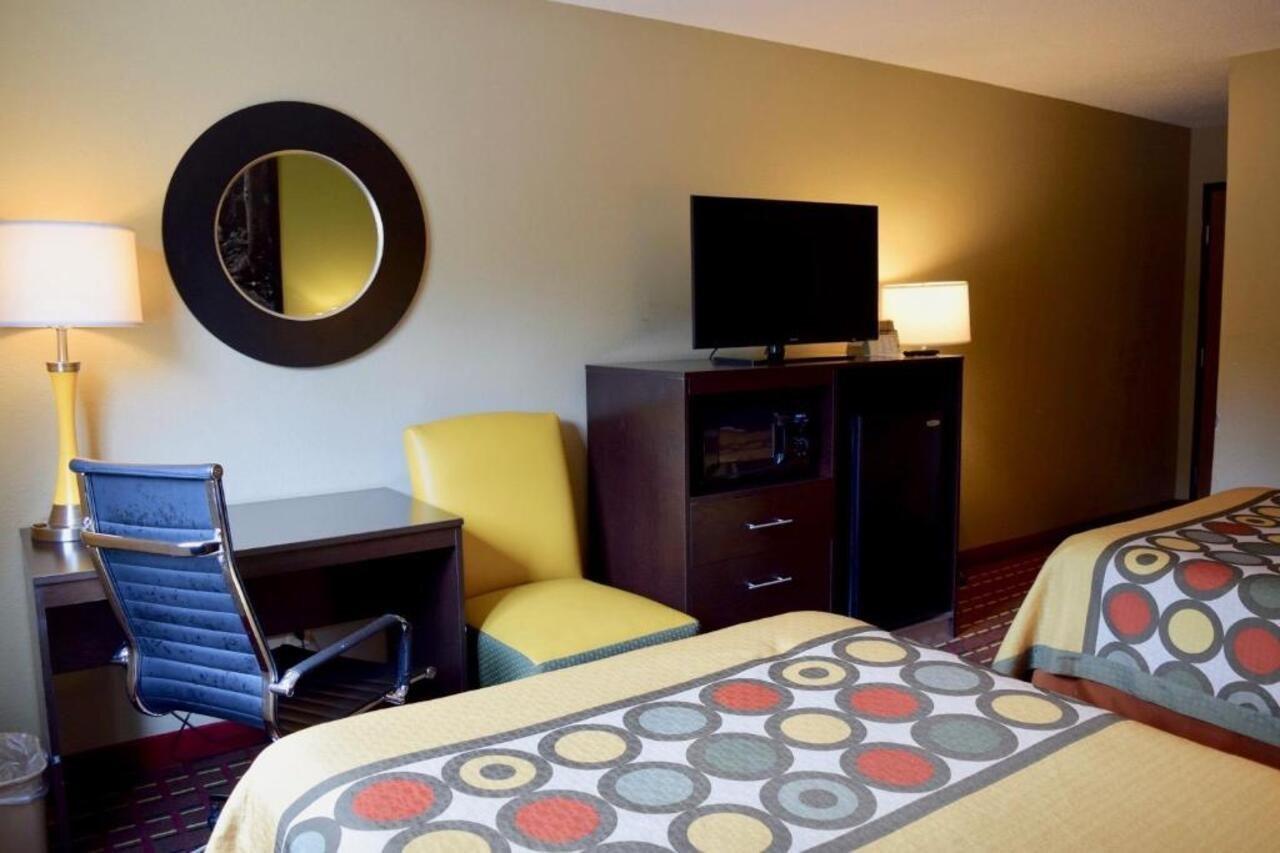 Super 8 By Wyndham Homewood Birmingham Area Екстериор снимка