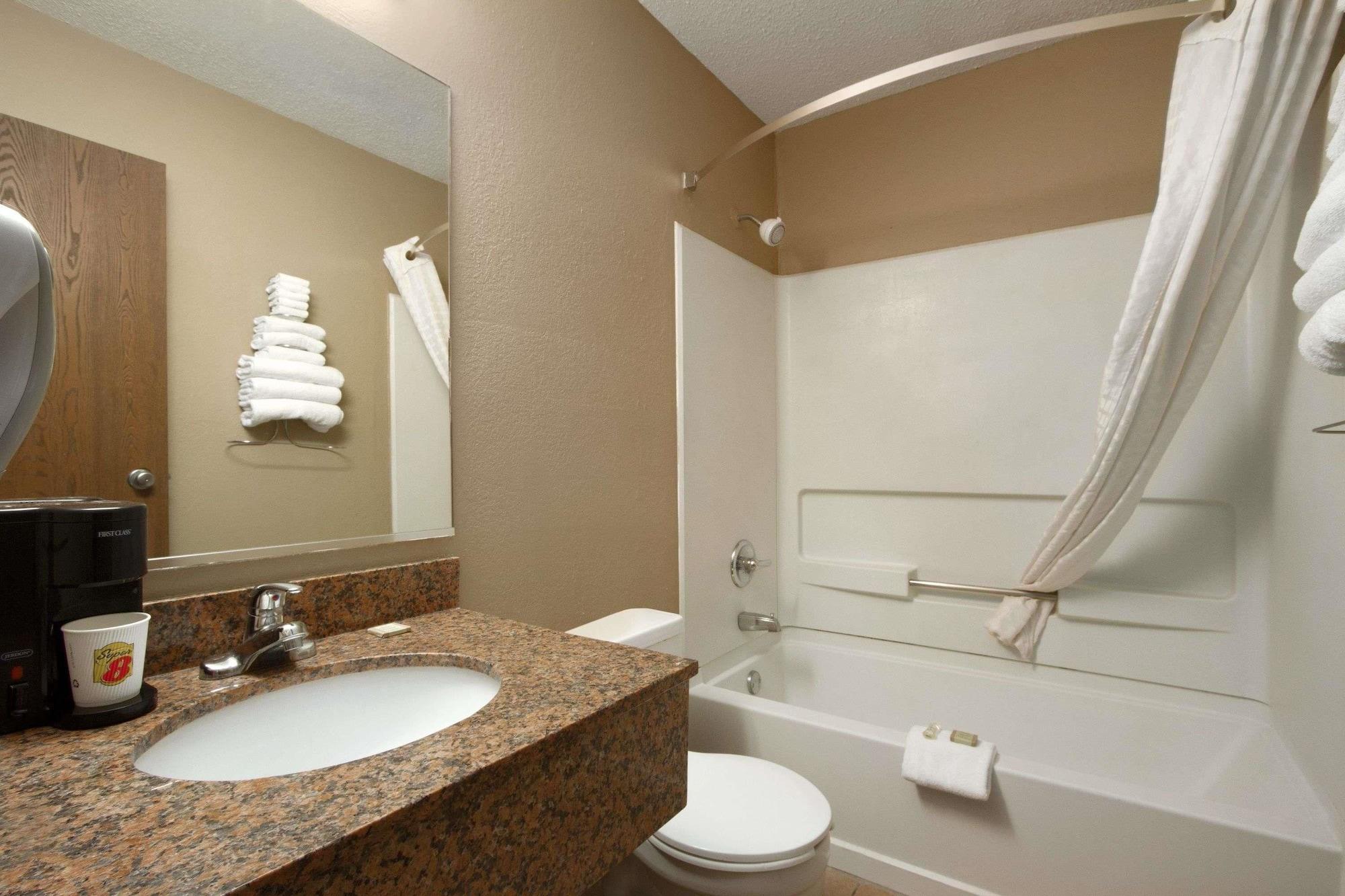 Super 8 By Wyndham Homewood Birmingham Area Екстериор снимка