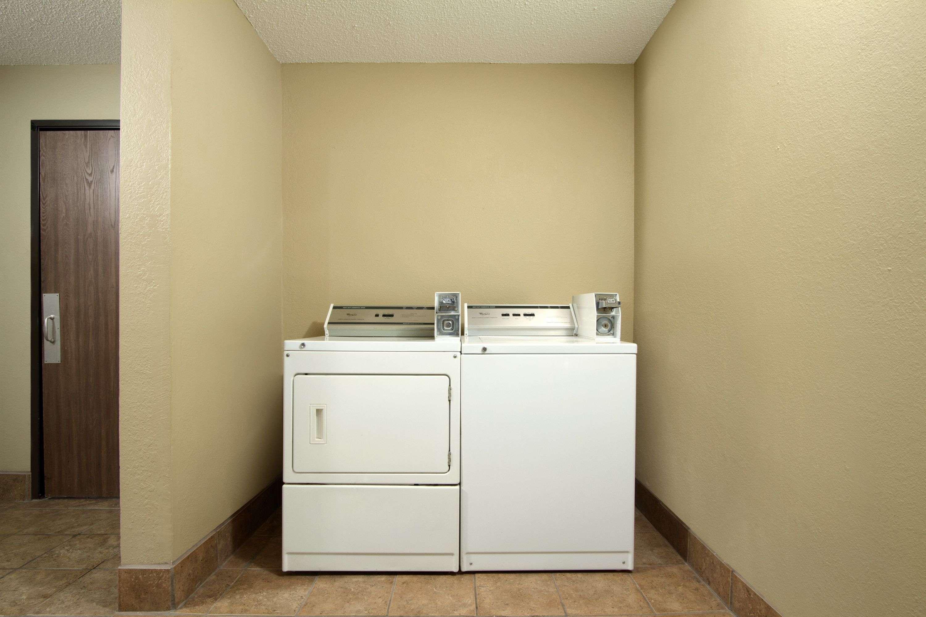 Super 8 By Wyndham Homewood Birmingham Area Екстериор снимка