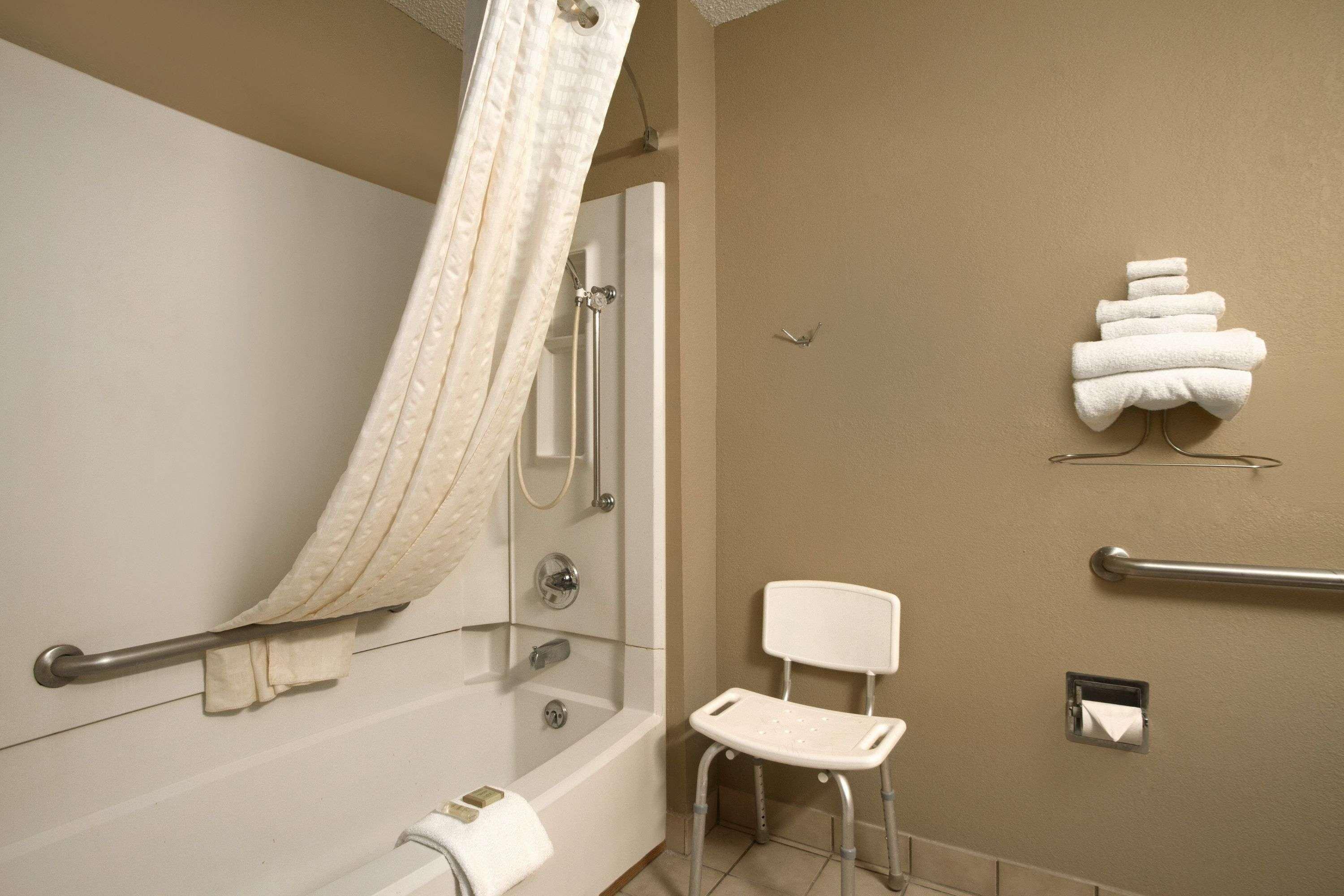 Super 8 By Wyndham Homewood Birmingham Area Екстериор снимка