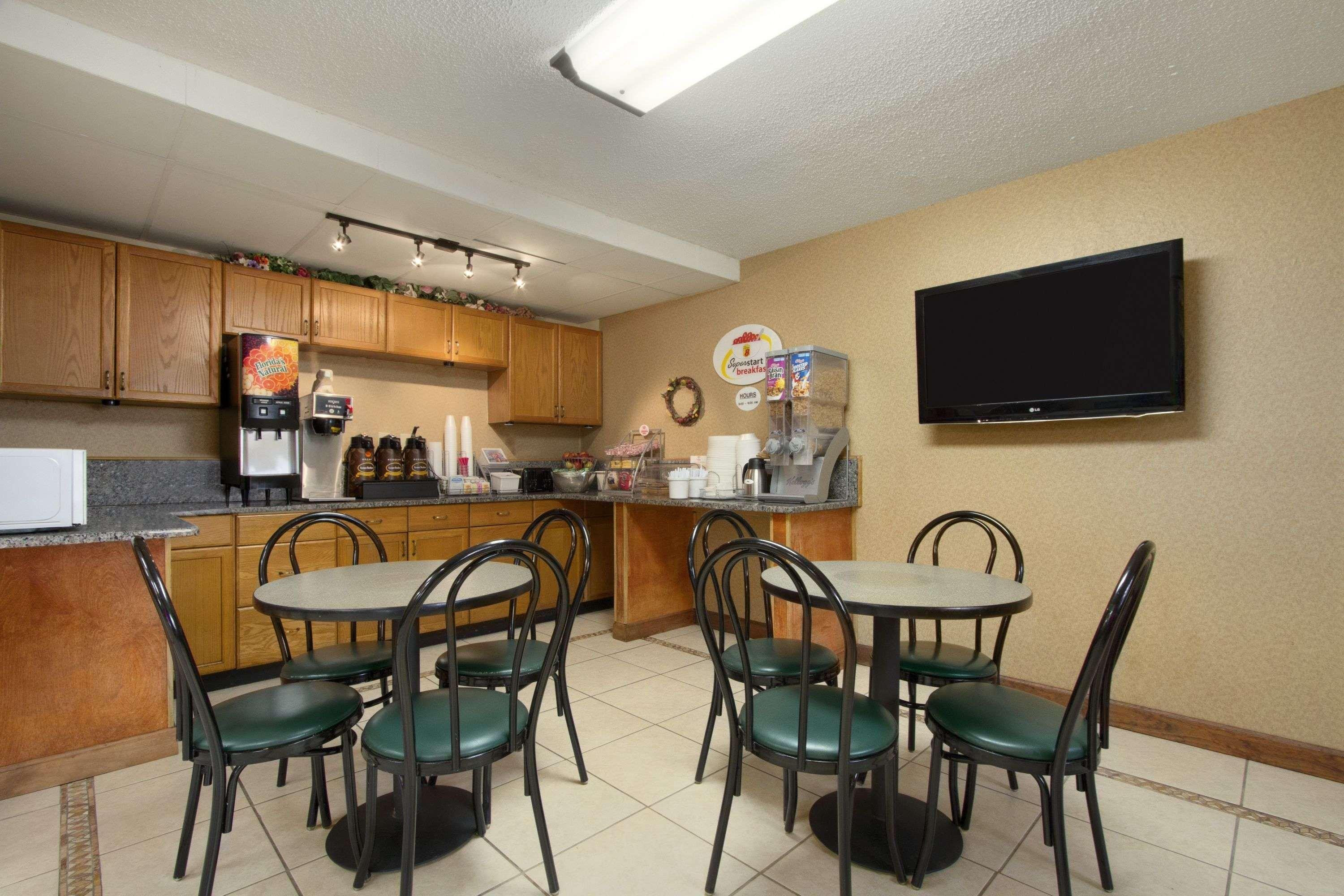 Super 8 By Wyndham Homewood Birmingham Area Екстериор снимка