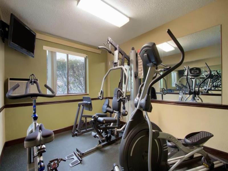 Super 8 By Wyndham Homewood Birmingham Area Екстериор снимка