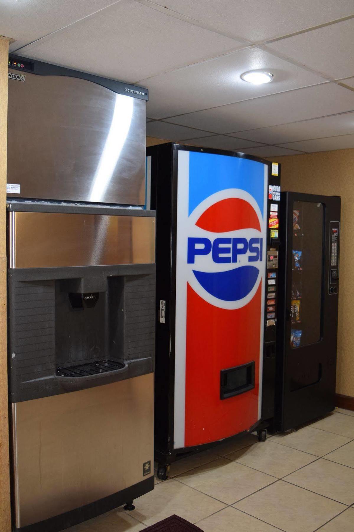 Super 8 By Wyndham Homewood Birmingham Area Екстериор снимка