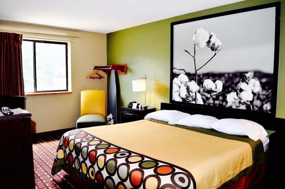 Super 8 By Wyndham Homewood Birmingham Area Екстериор снимка